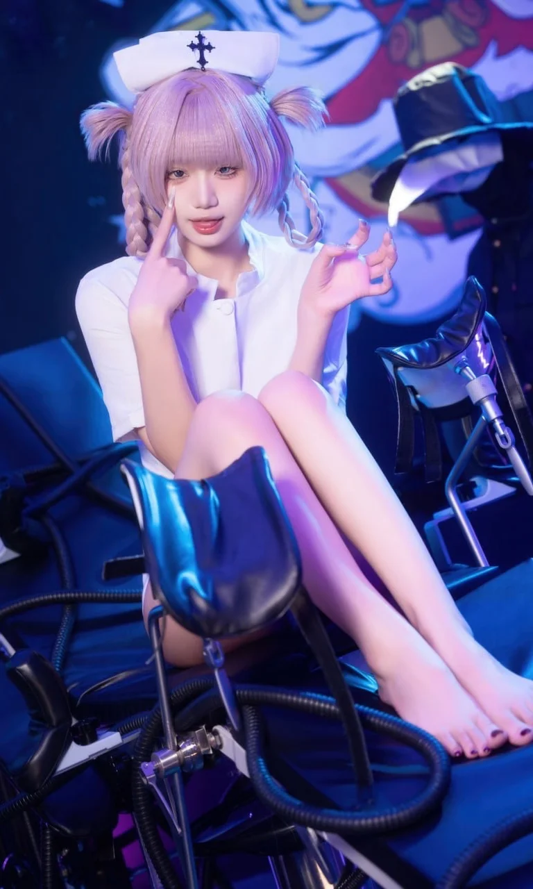 【七草荠cos】彻夜之歌夜间护士形态 - 第 3 张