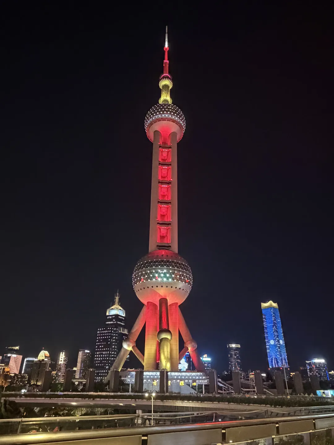 春日野穹cos 缘之空睡衣穹妹打卡上海夜景 - 第 4 张