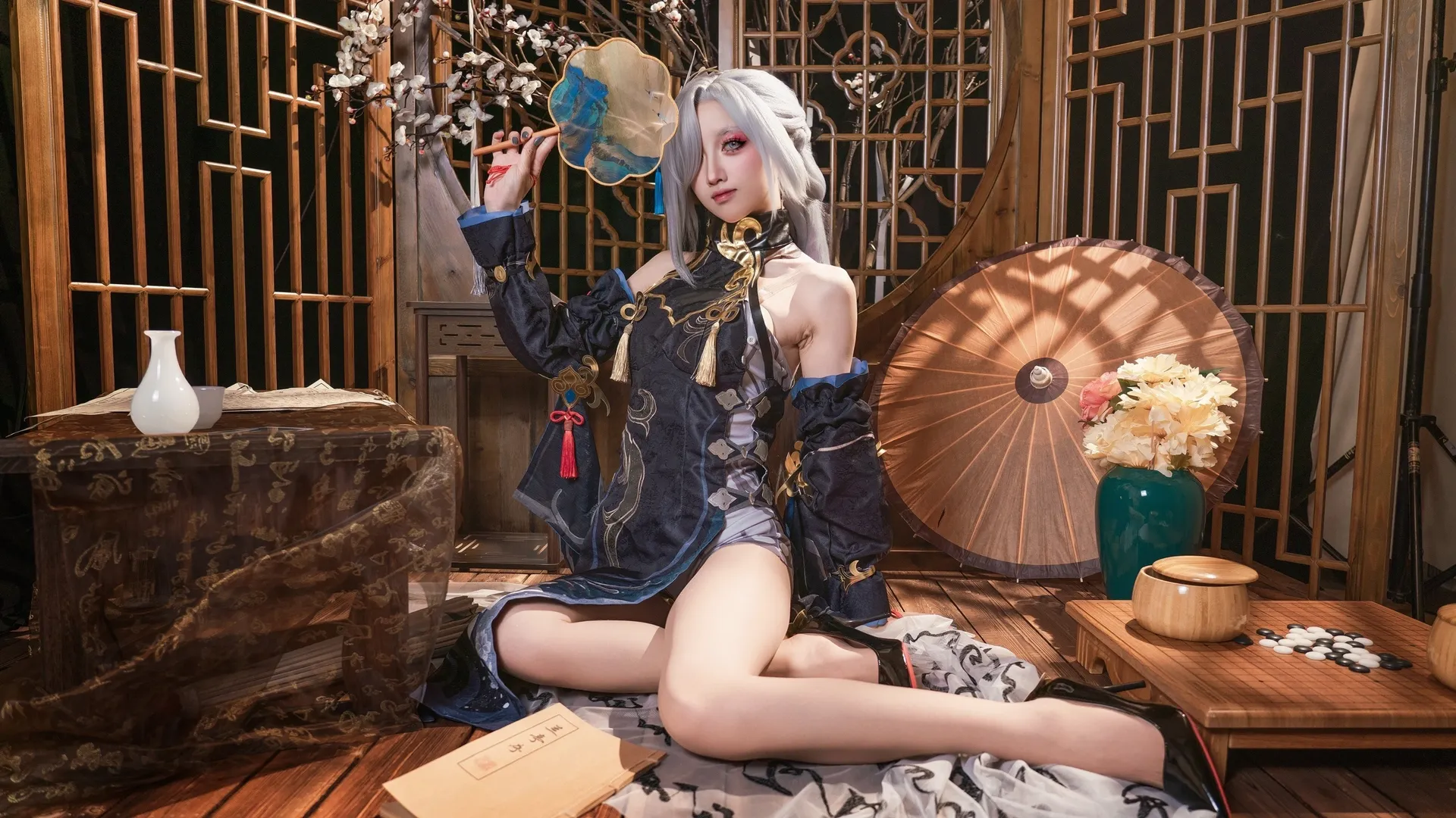 【申鹤cos】原神冷幽花露，光影下的清冷与优雅 - 第 1 张