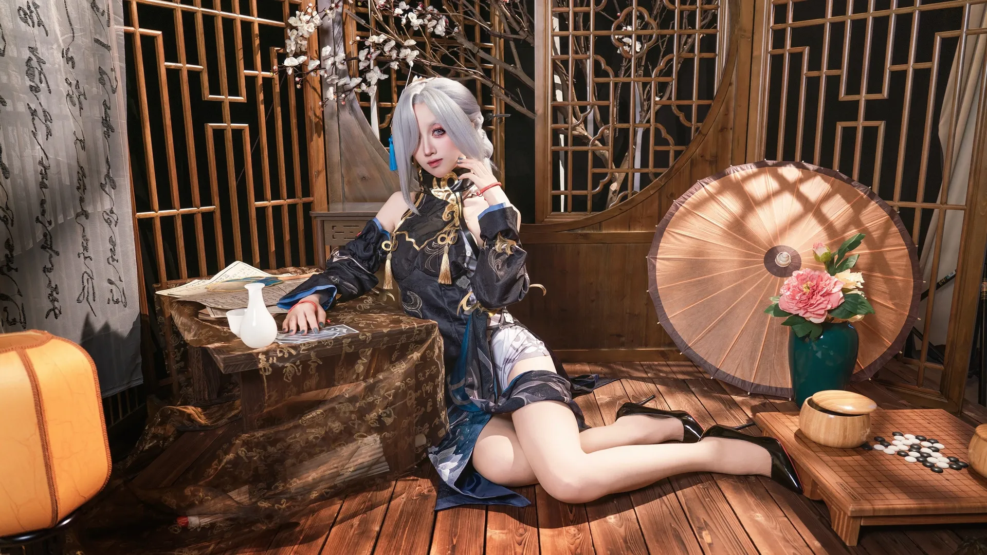 【申鹤cos】原神冷幽花露，光影下的清冷与优雅 - 第 3 张