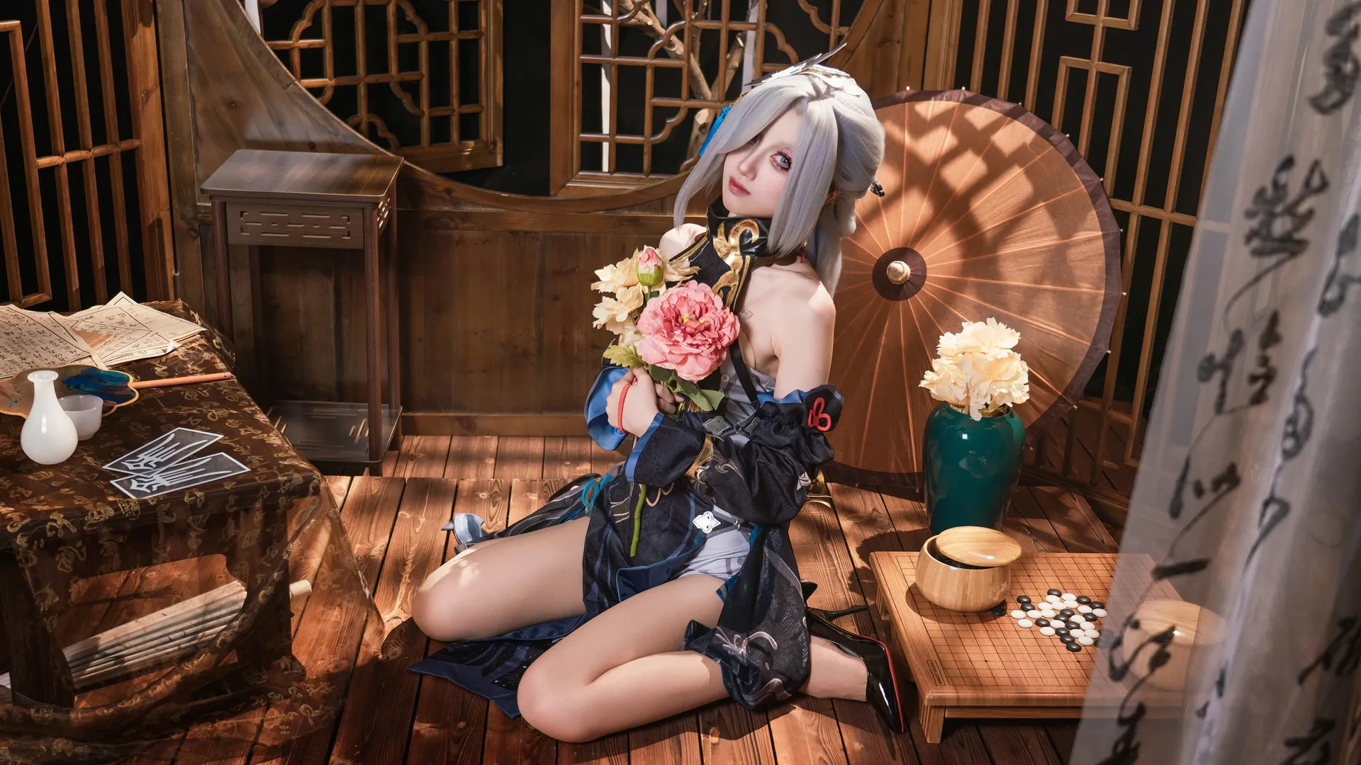 【申鹤cos】原神冷幽花露，光影下的清冷与优雅 - 第 4 张