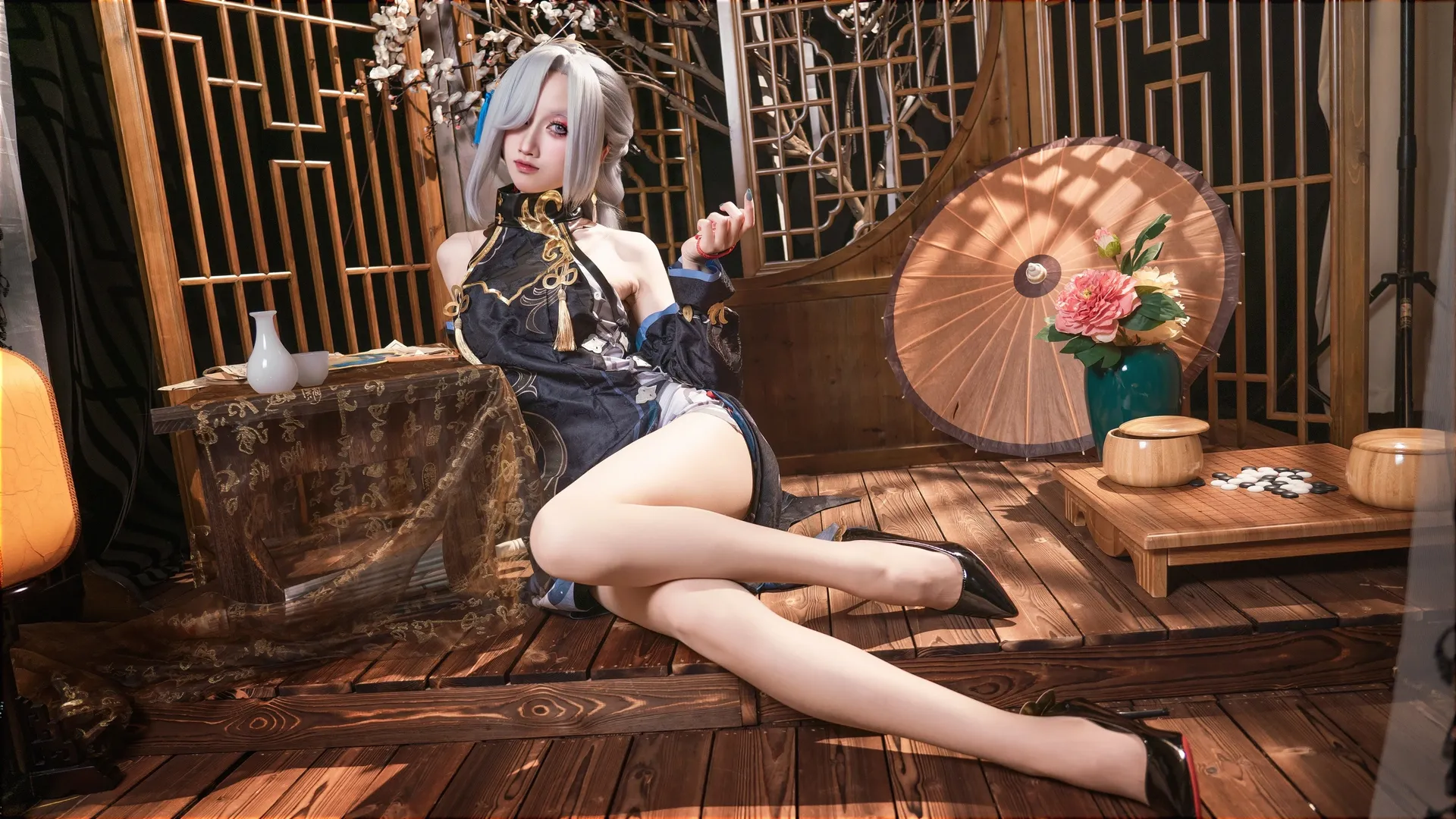 【申鹤cos】原神冷幽花露，光影下的清冷与优雅 - 第 5 张