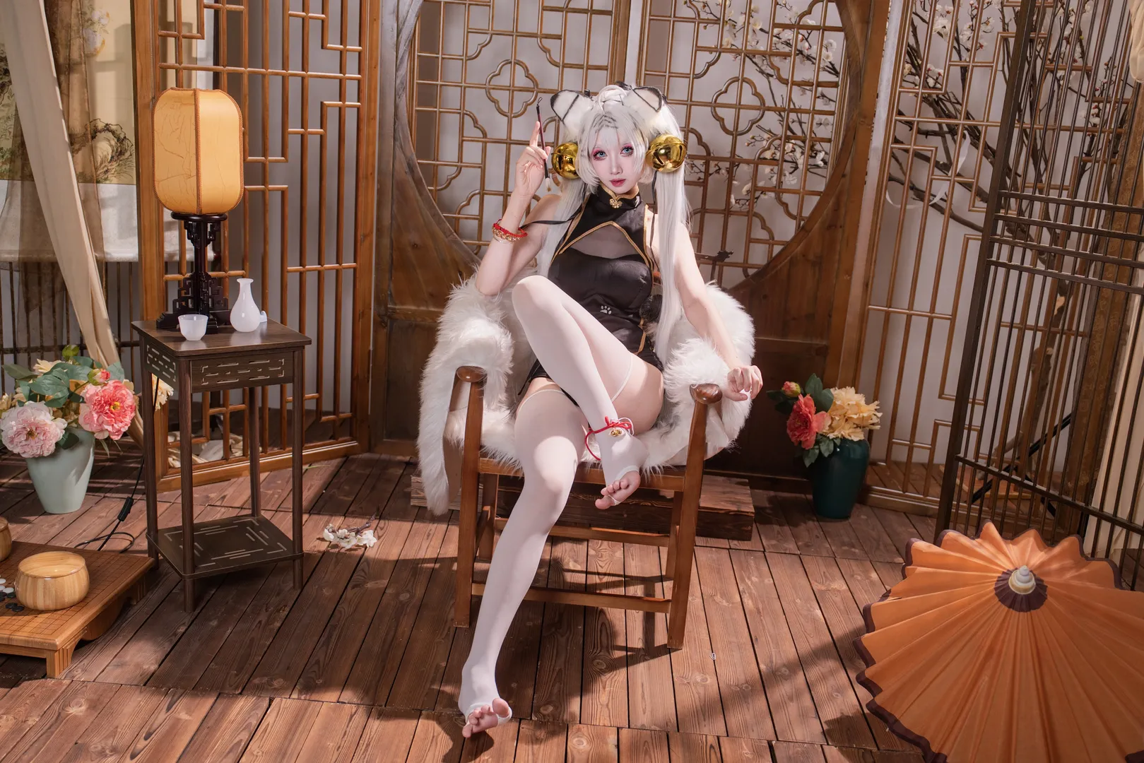虎嘯風生白虎娘cos，改良旗袍與毛絨披肩的碰撞