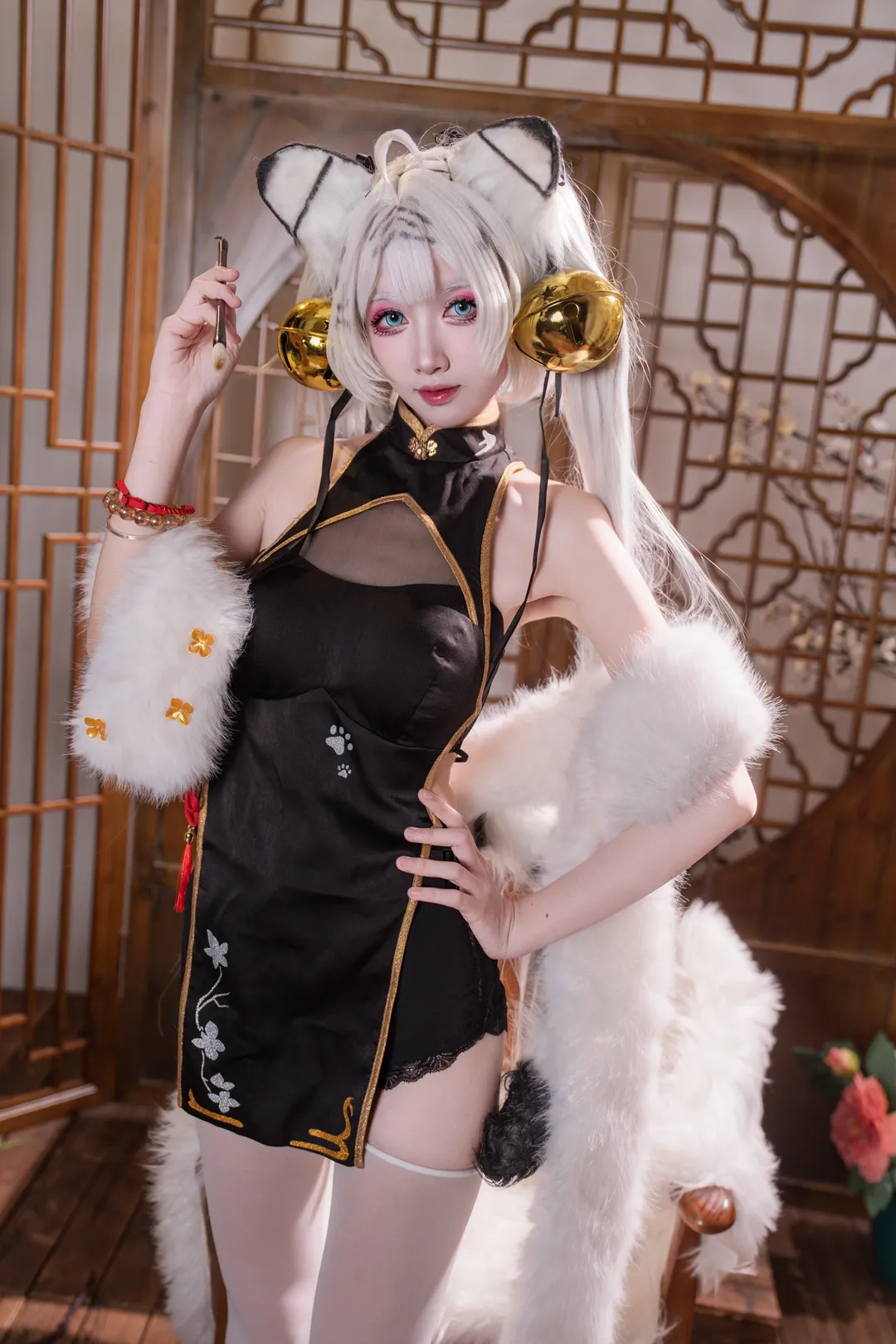 虎嘯風生白虎娘コスプレ、改良チャイナドレスともふもふショールの衝突 - 4 枚目