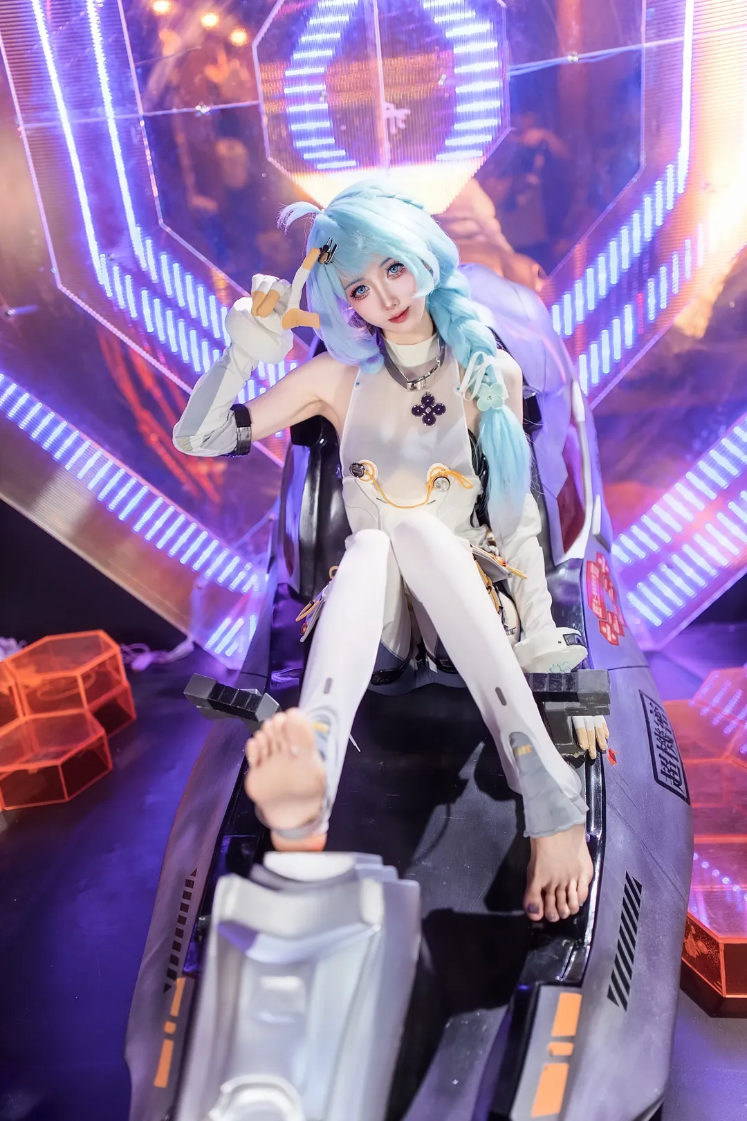 【席德cos】绝区零的机械座舱与蓝发少女 - 第 1 张
