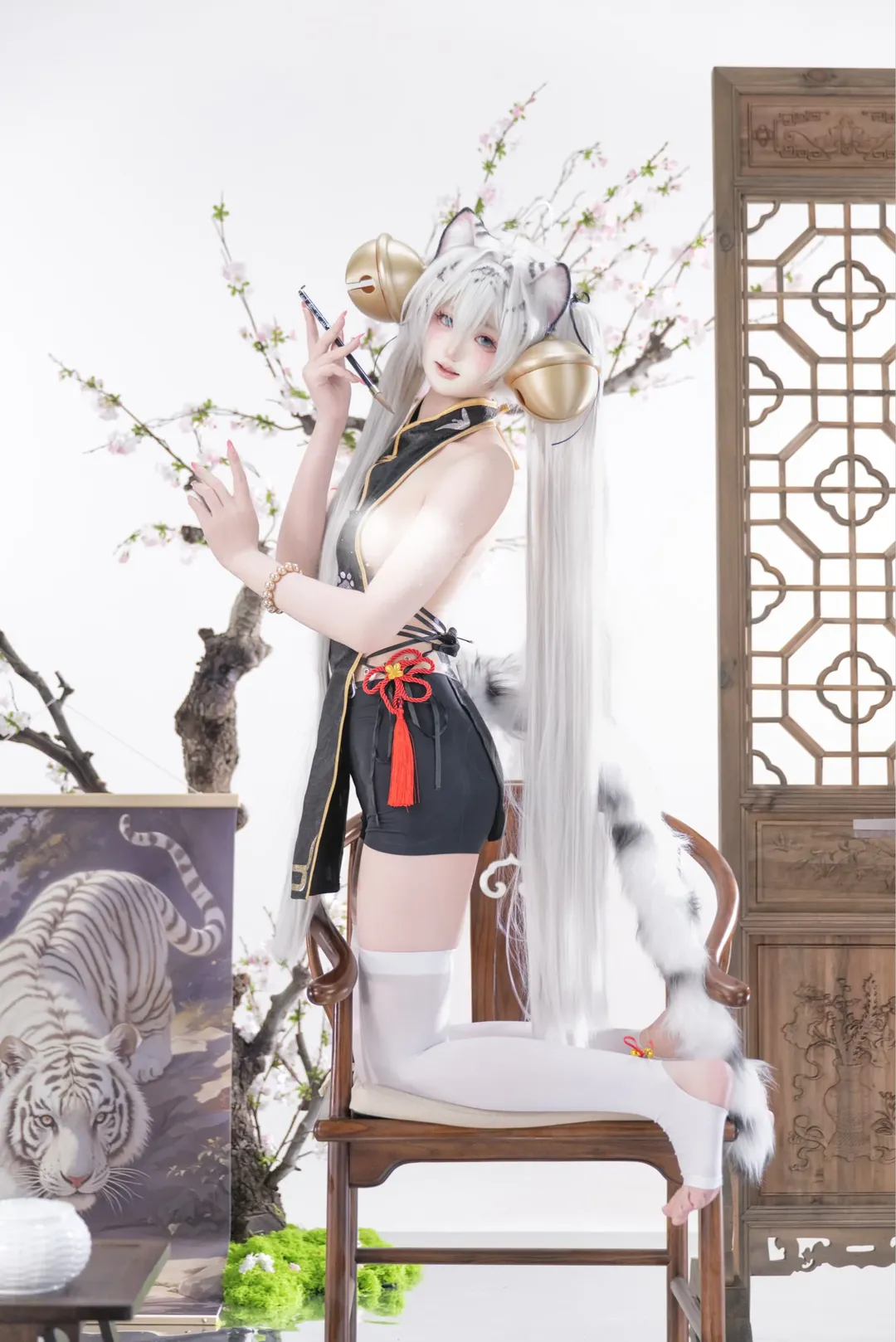 【白虎娘cos】国风黑金与银白双马尾的兽耳造型 - 第 2 张