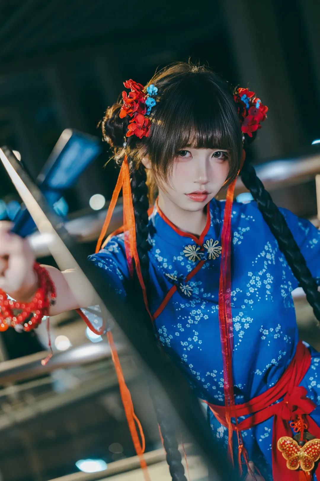 城市夜景里的国风武侠，这套中华娘穿搭细节拉满 - 第 3 张