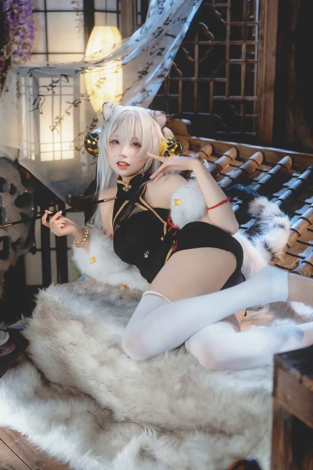 白虎娘cos 银发虎耳与黑金旗袍的满月之夜 - 第 3 张