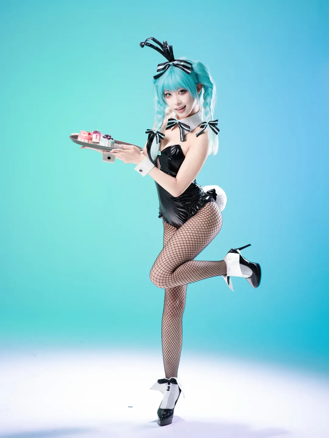 【初音未来cos】兔女郎造型的白棚摄影记录 - 第 1 张