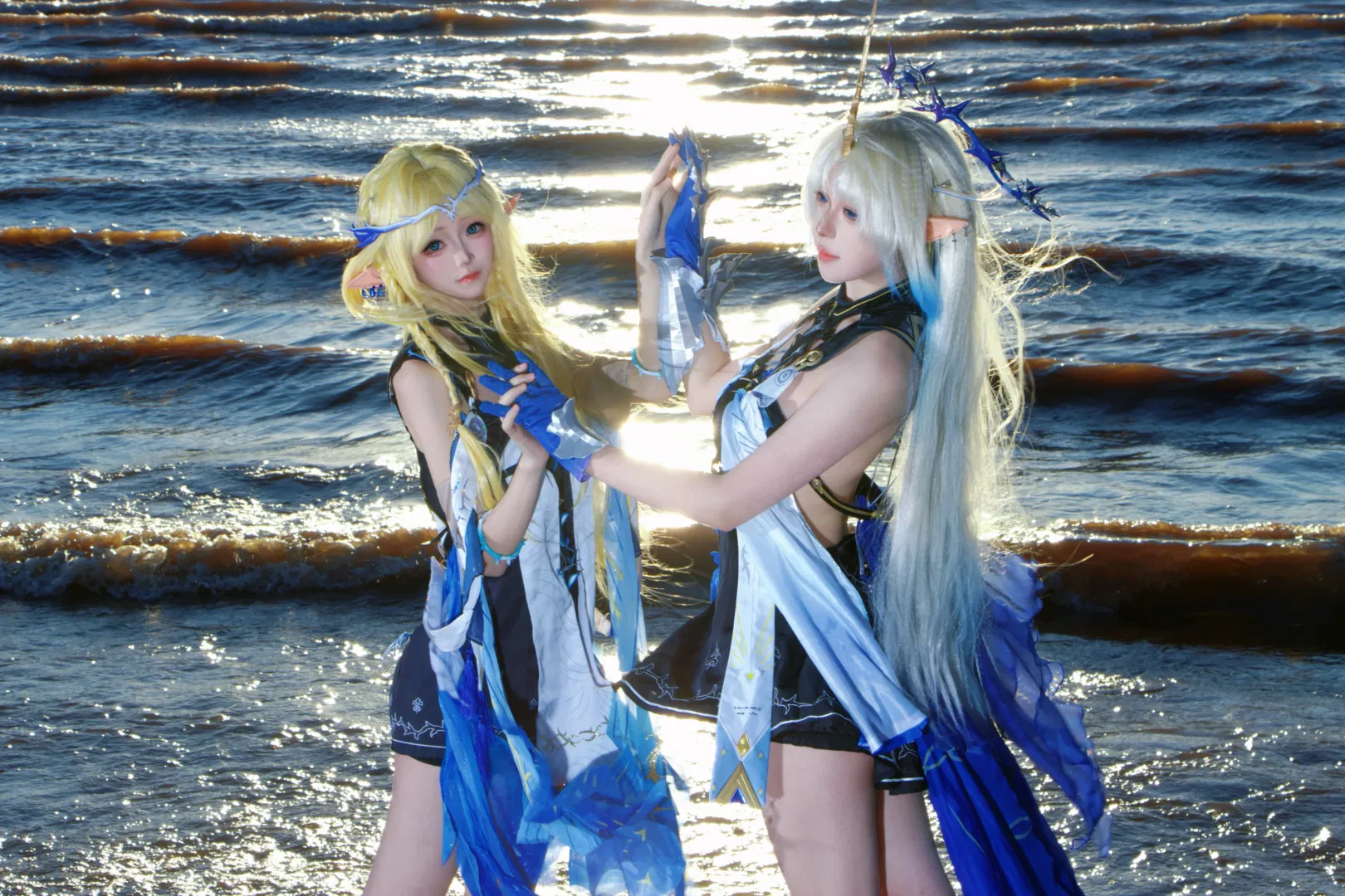 【卡提希婭cos】鳴潮聖女與大小卡的海灘奇遇 - 第 3 張