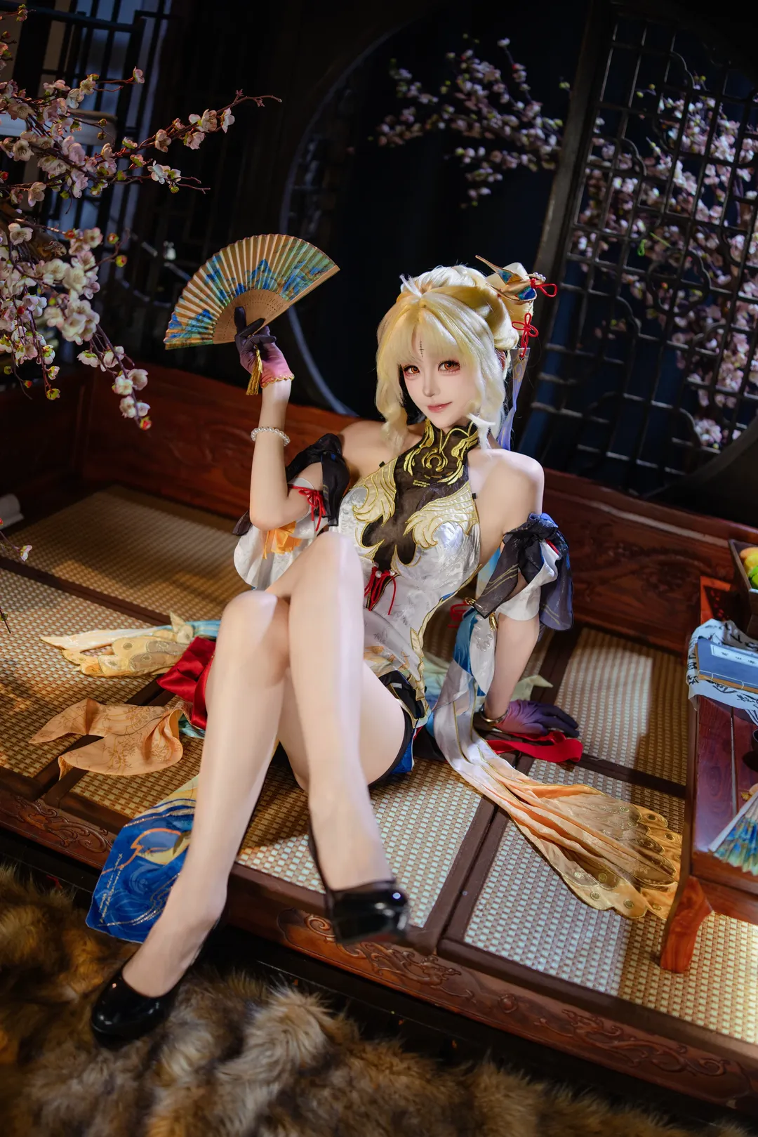 【穗穗cos】鸣潮里的国风旗袍造型，黑金质感太绝了 - 第 2 张