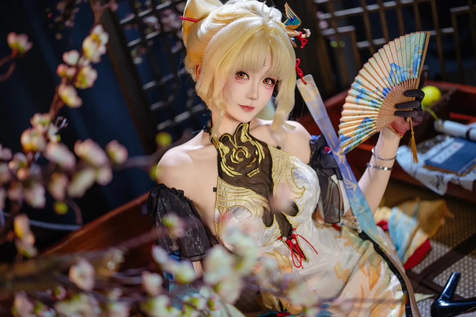 【穗穗cos】鸣潮里的国风旗袍造型，黑金质感太绝了 - 第 4 张