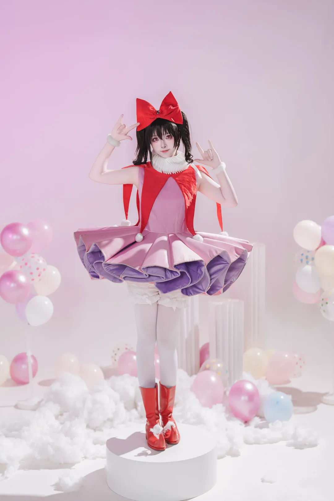 【矢泽妮可cos】粉色梦幻泡泡里的红蝴蝶结小偶像 - 第 4 张