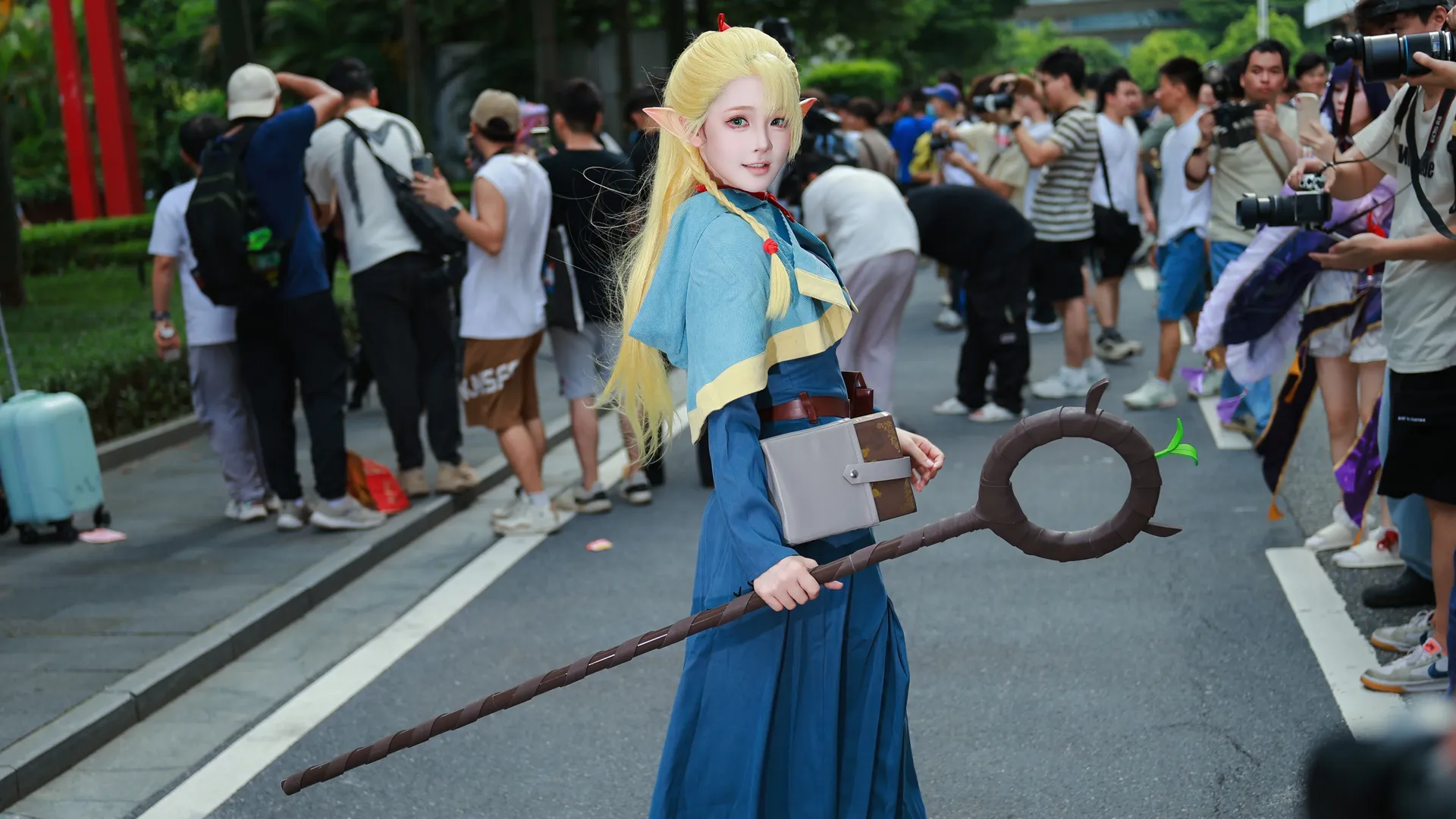【玛露希尔cos】迷宫饭精灵法师，萤火虫漫展随时准备放大招 - 第 3 张