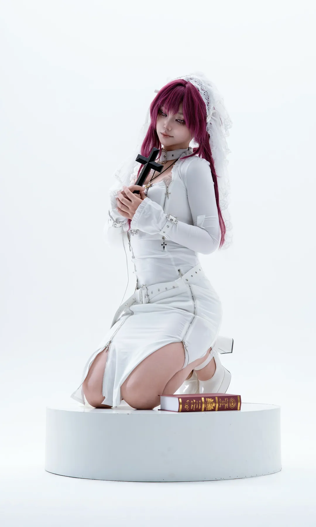 【卡芙卡cos】當星核獵手換上修女拘束裙 - 第 1 張