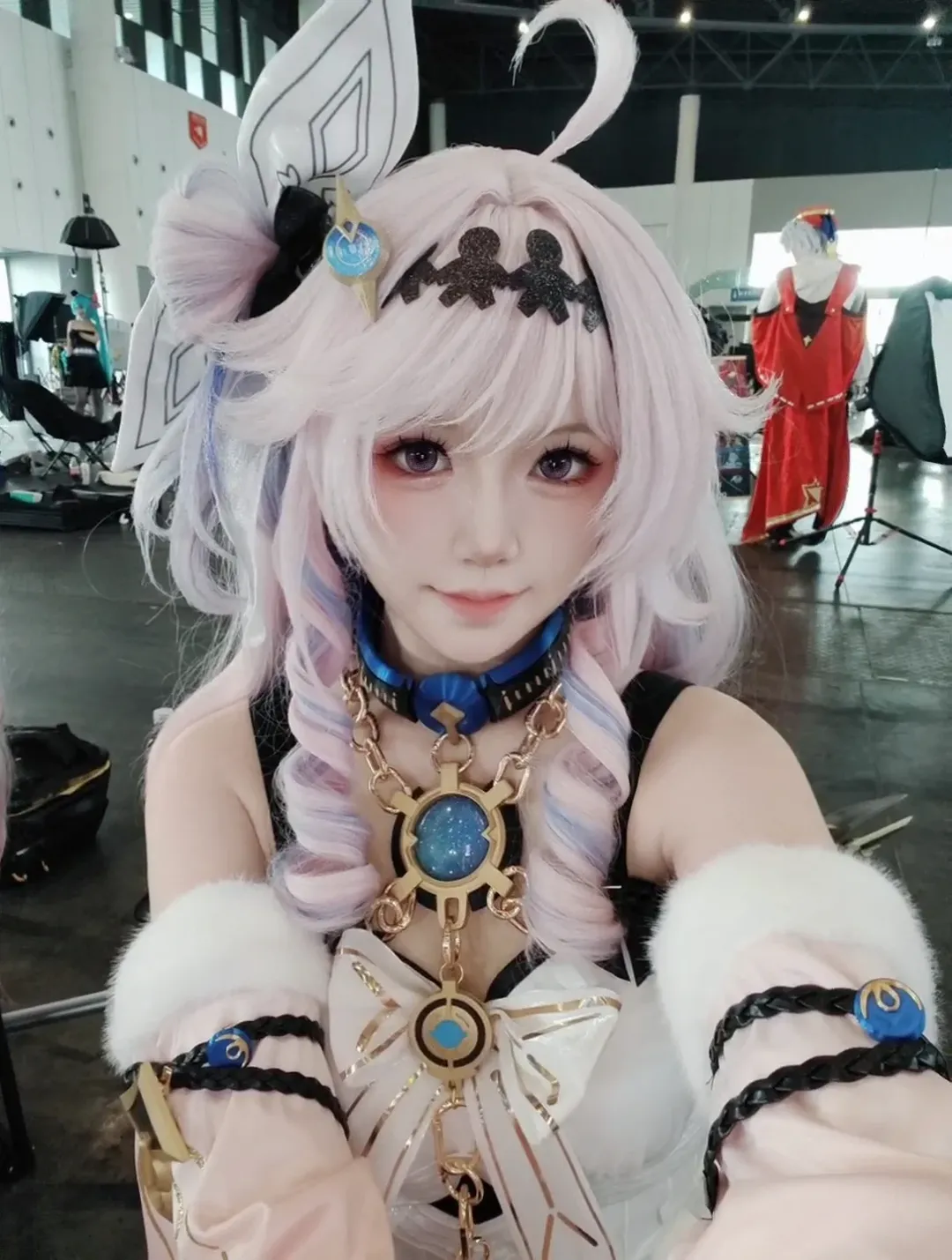 【達妮婭cos】鳴潮達妮婭世界線漫展自拍打卡 - 第 1 張