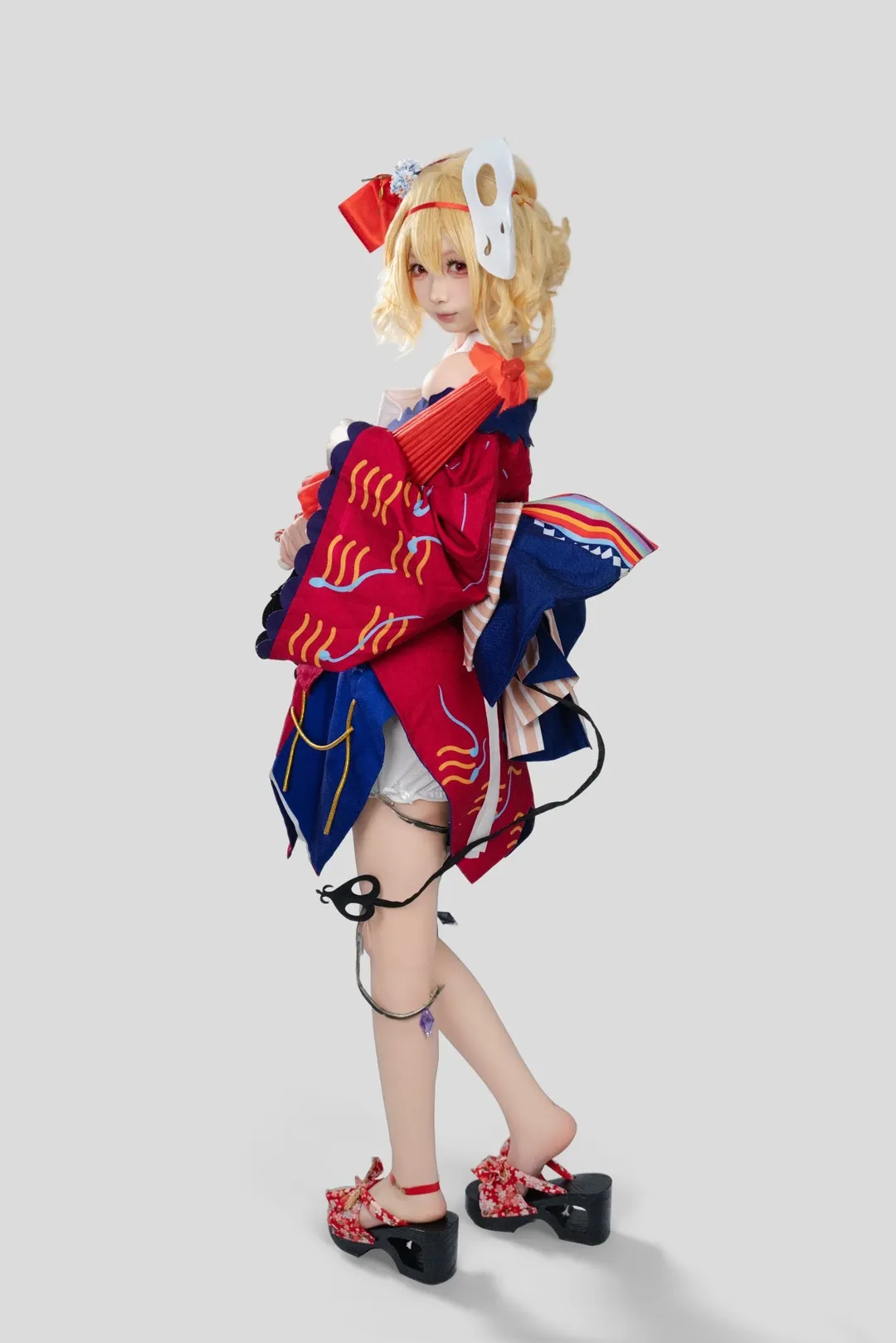 【芙兰朵露cos】东方project红蓝和服的拍摄动作解析 - 第 11 张