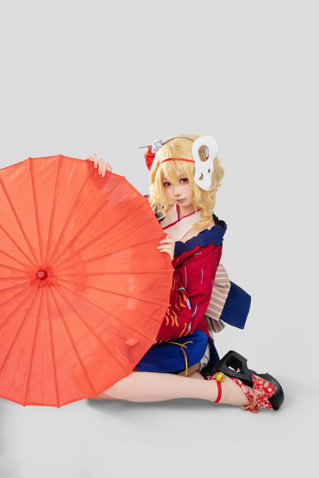【芙兰朵露cos】东方project红蓝和服与红伞的白棚写真 - 第 11 张