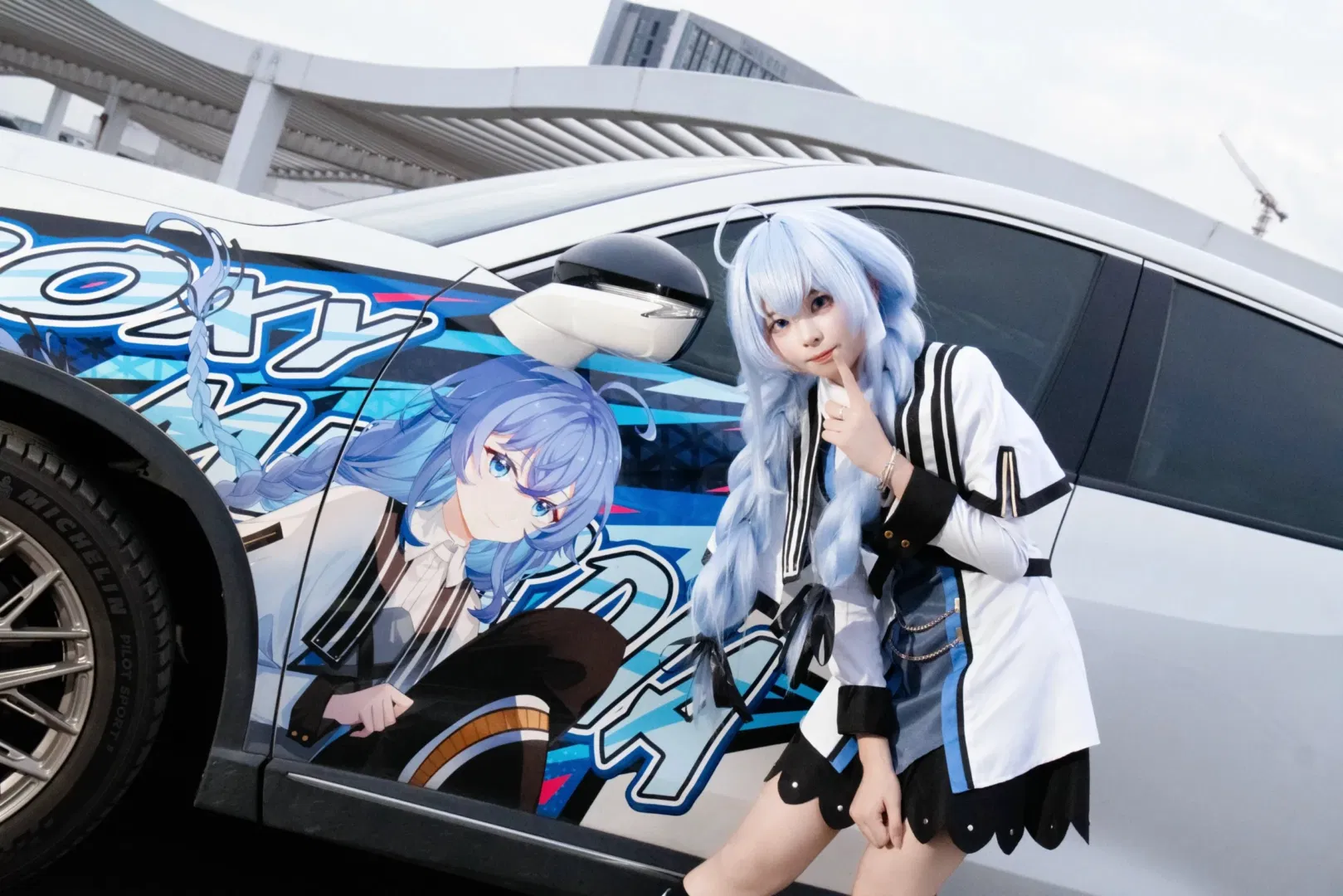 【洛琪希cos】无职转生洛琪希与痛车的外景结合 - 第 3 张