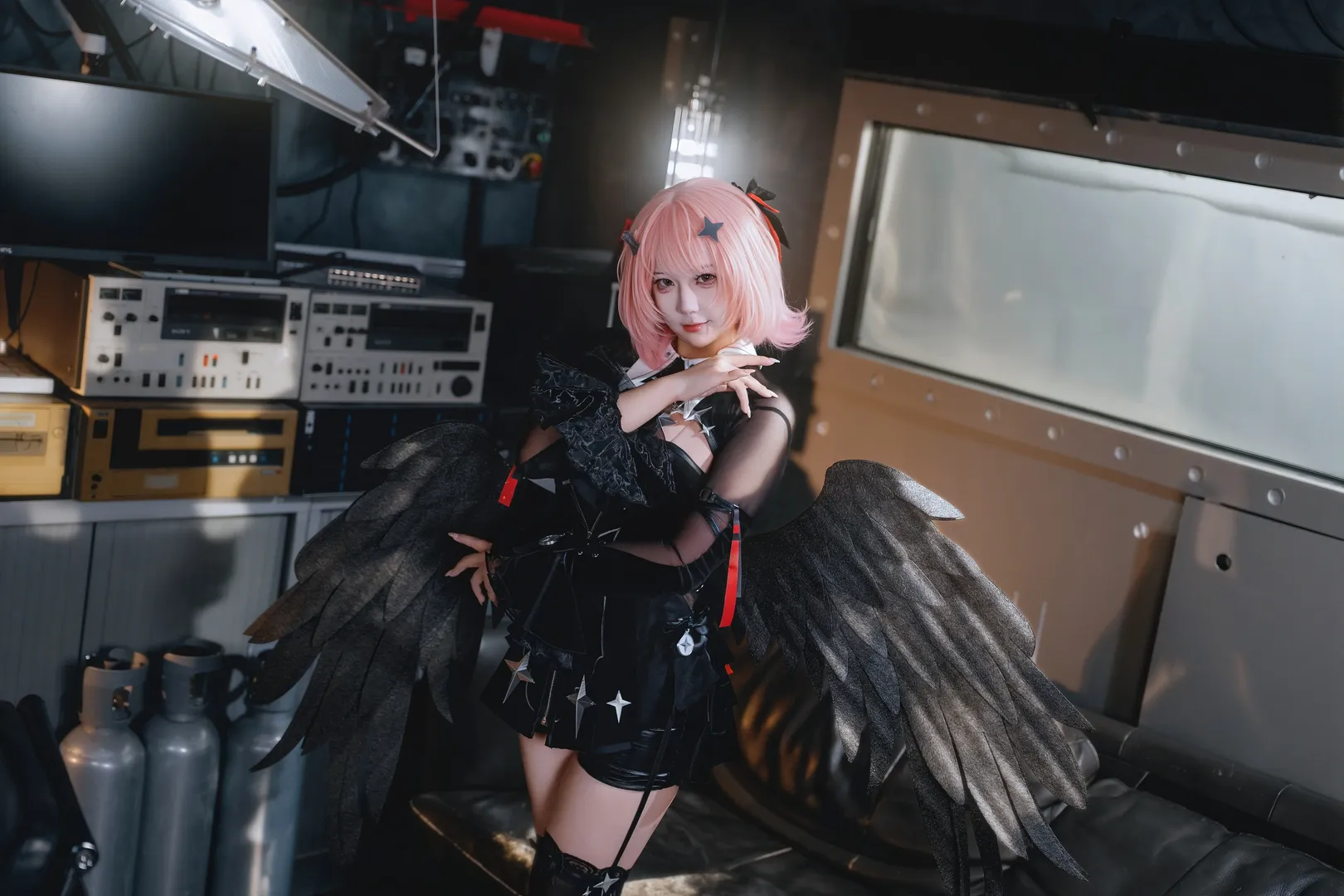 [Ramiel cosplay] Zenless Zone Zero dark industrial style, wings and Black stockings packed with HDR details - Image 5