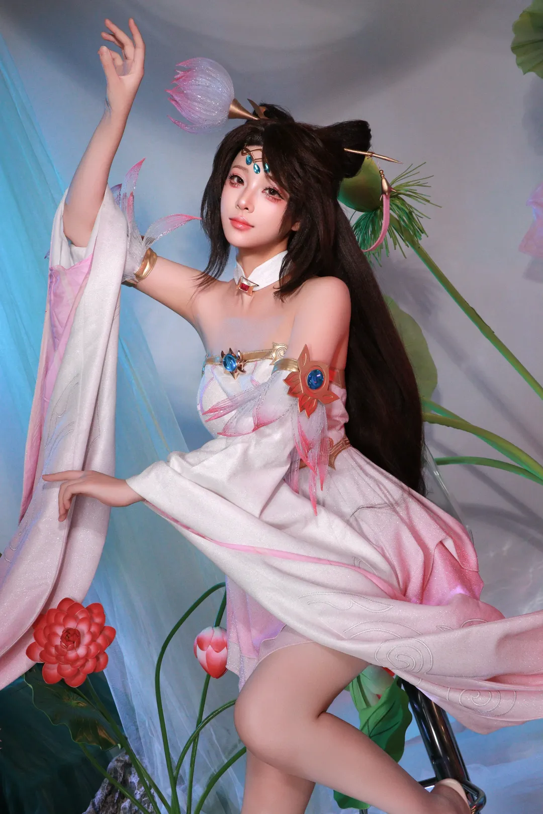【貂蝉cos】王者荣耀闭月姐姐，碧波莲影中的唯美再现 - 第 4 张
