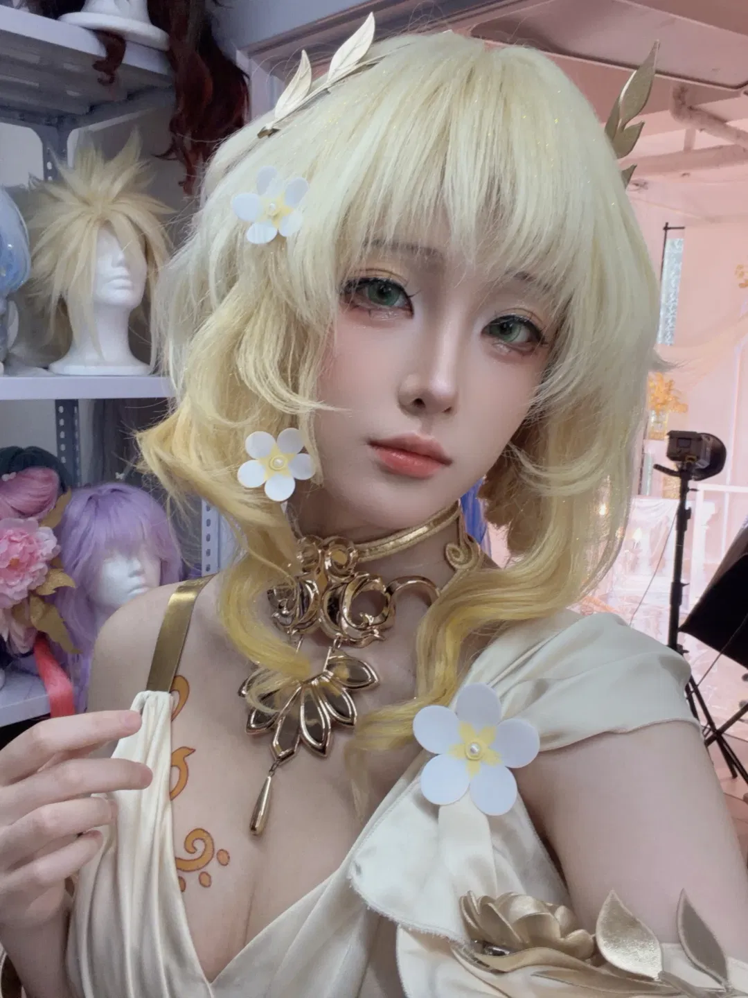 【阿格莱雅cos】崩坏星穹铁道 生命脆弱游丝的优雅姿态 - 第 3 张