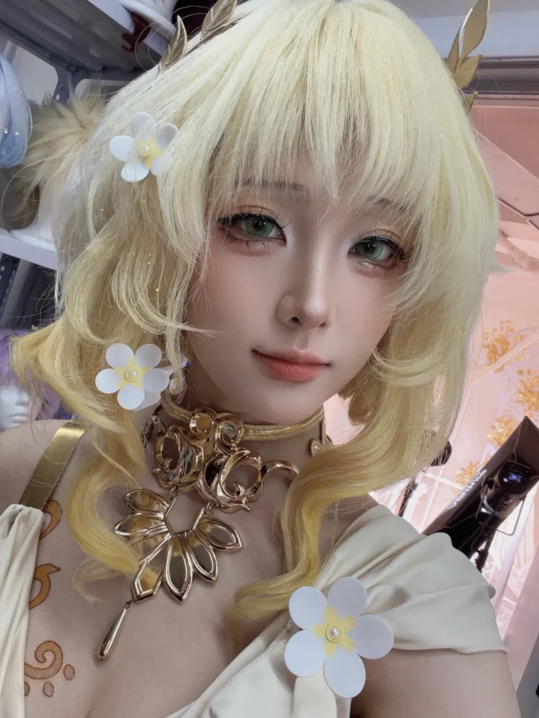 【阿格莱雅cos】崩坏星穹铁道 生命脆弱游丝的优雅姿态 - 第 4 张