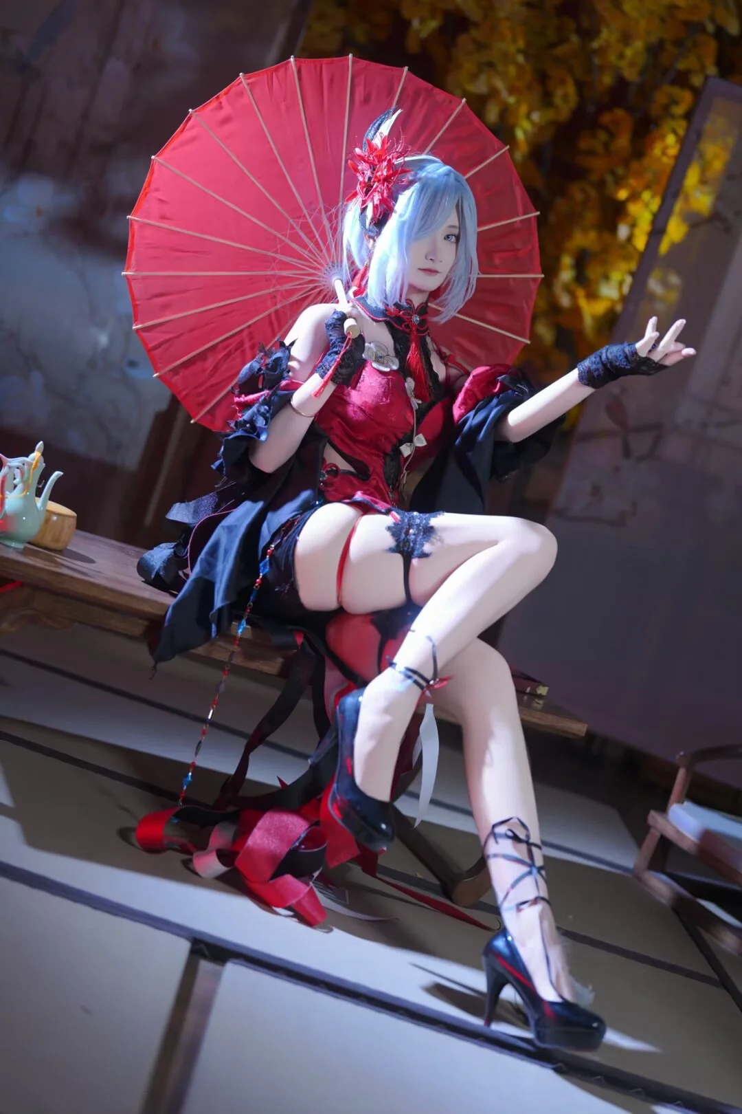 申鹤cos原神：红黑彼岸花主题的视觉碰撞 - 第 1 张