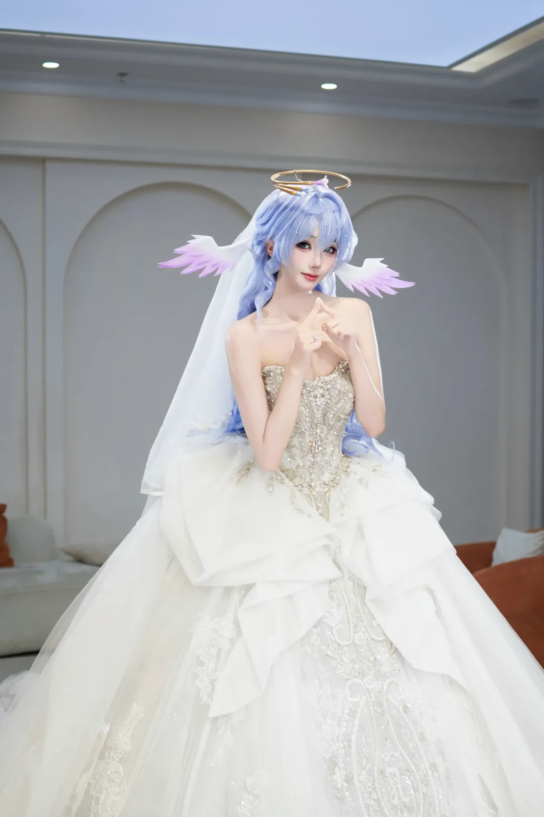 【知更鸟cos】挑战周日哥的天使婚纱造型 - 第 2 张