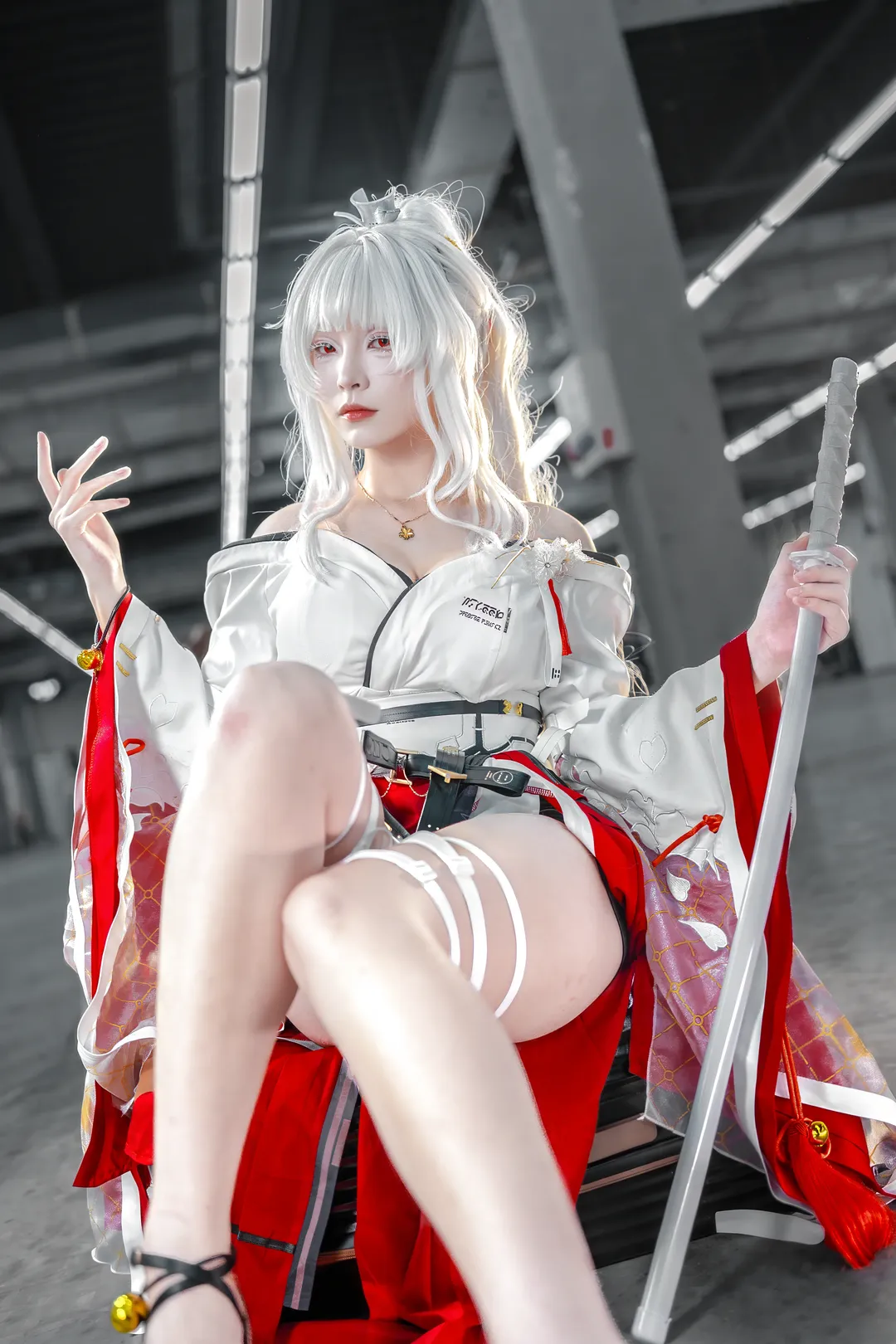 【緋雪cos】漫展風迴響，這是屬於鳴潮的冷冽劍意 - 第 1 張