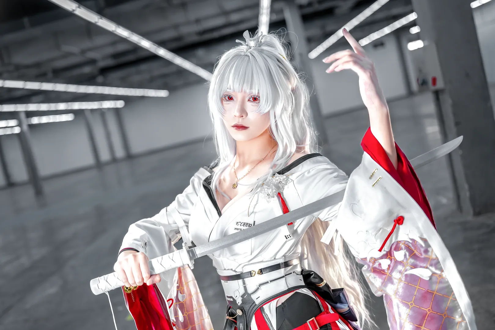 【緋雪cos】漫展風迴響，這是屬於鳴潮的冷冽劍意 - 第 2 張