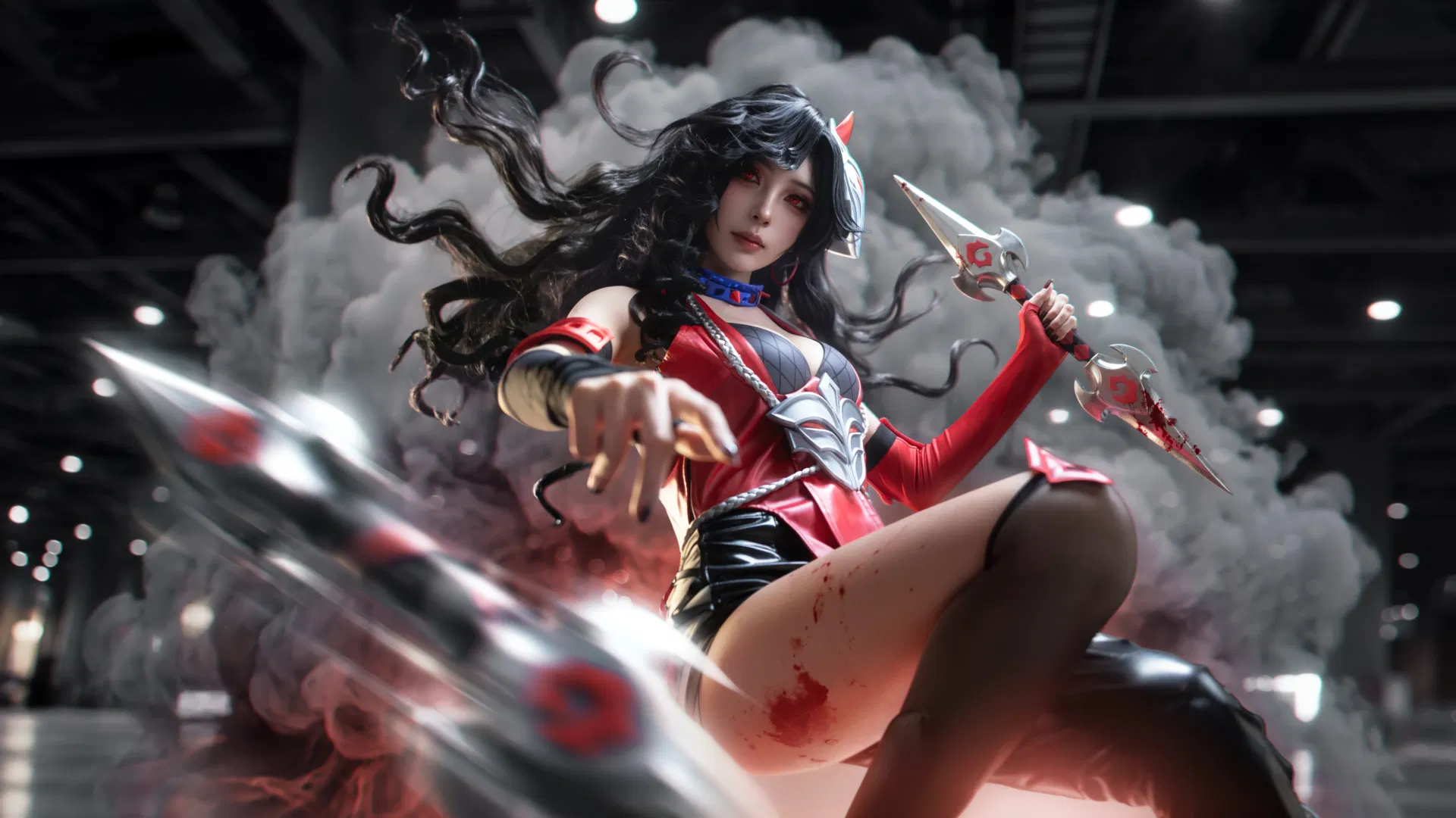 【阿珂cos】王者荣耀阿珂漫展场照，红黑皮衣配双刃 - 第 3 张