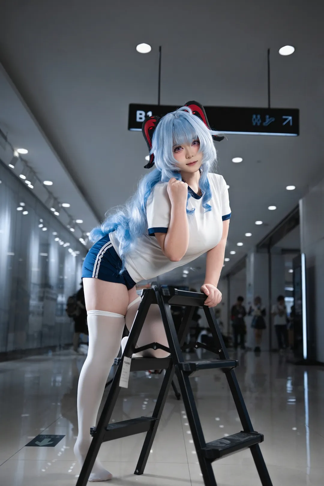【甘雨cos】原神甘雨体操服场照动作分享 - 第 6 张