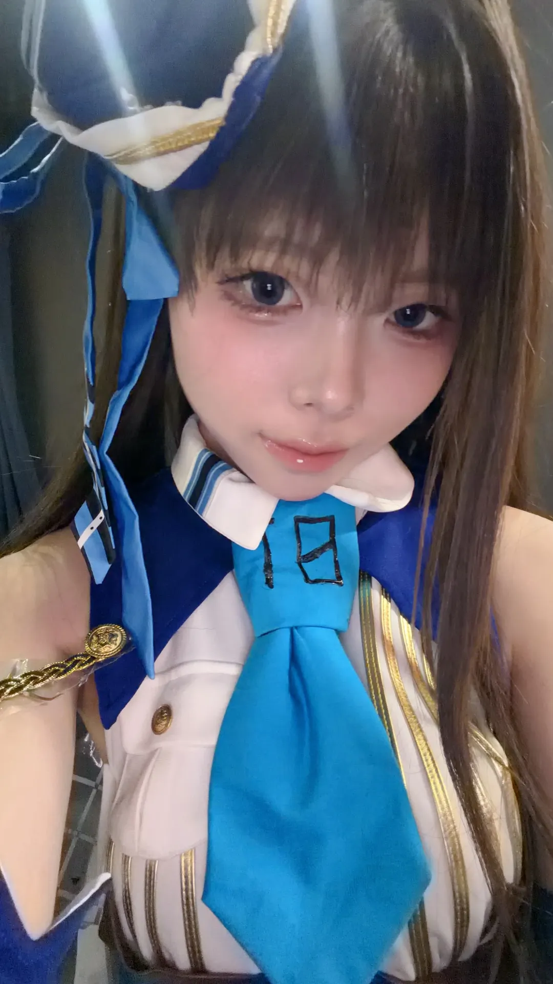 玛丽安cos NIKKE，蓝白制服的经典再现 - 第 1 张