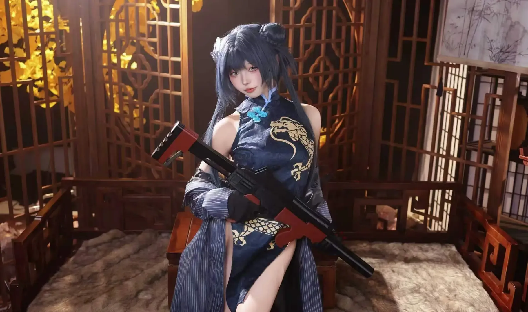 【龙华妃咲cos】碧蓝档案旗袍门主大人，长枪与高开叉的配合 - 第 2 张