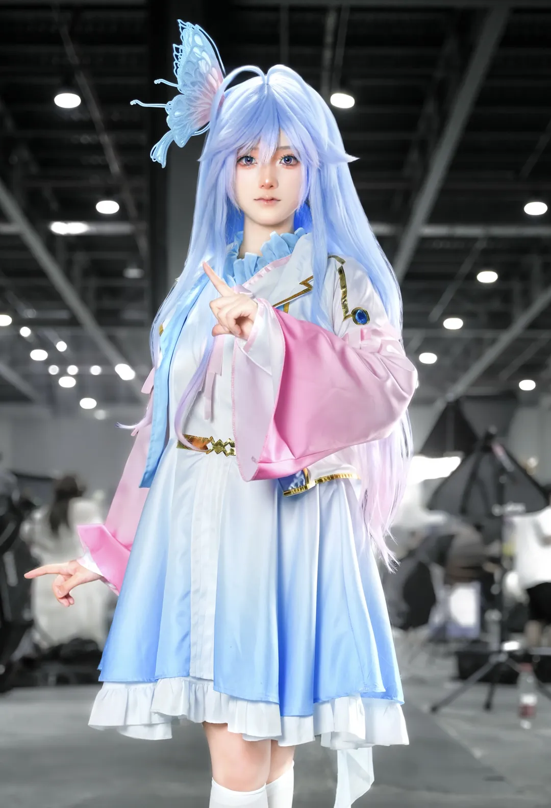 【王冬儿cos】斗罗大陆绝世唐门蓝发粉蝶造型 - 第 2 张