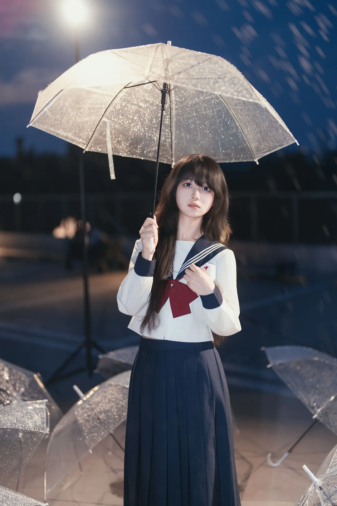 雨夜的透明傘與JK制服，藍調時刻的情緒記錄 - 第 12 張