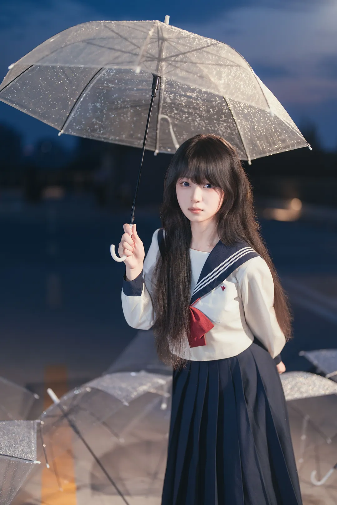 雨夜的透明傘與JK制服，藍調時刻的情緒記錄 - 第 14 張