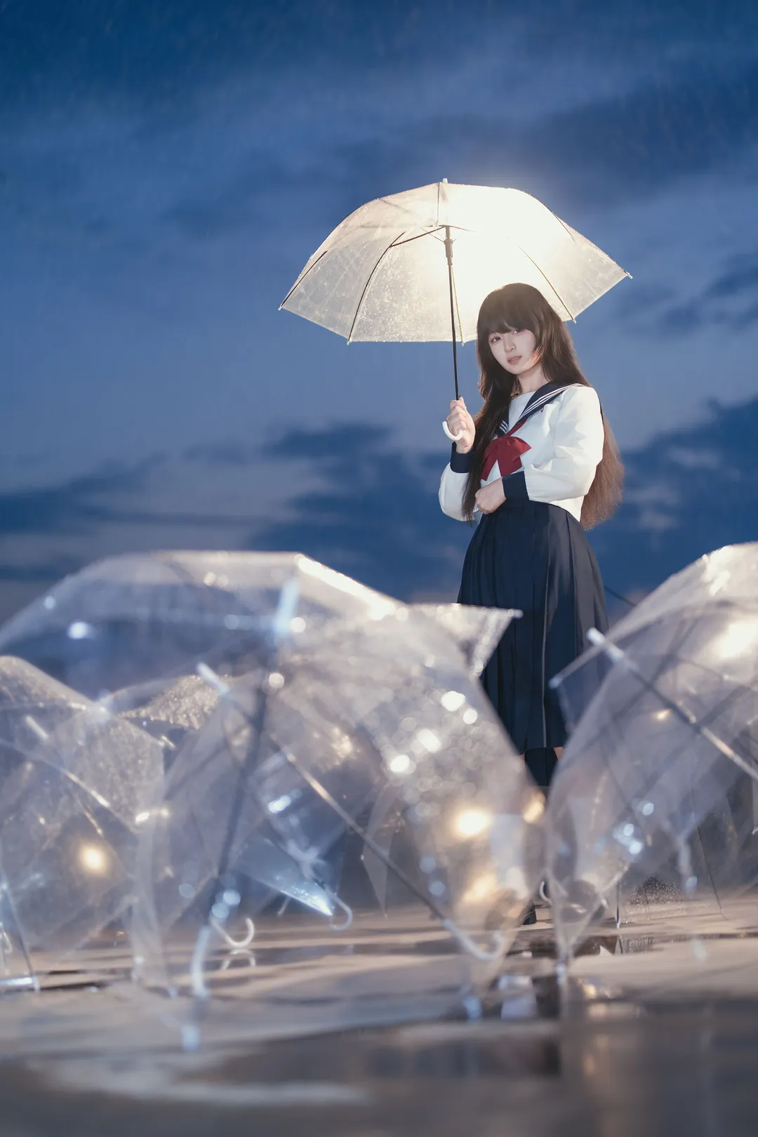 雨夜的透明傘與JK制服，藍調時刻的情緒記錄 - 第 9 張