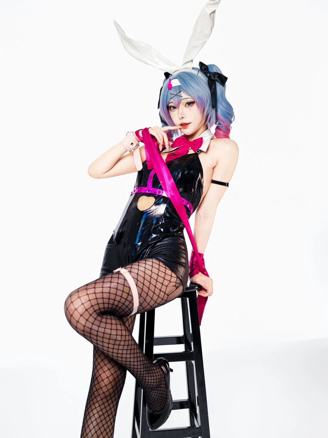 【初音未來cos】兔子洞的撲克局，誰先動心誰輸 - 第 12 張