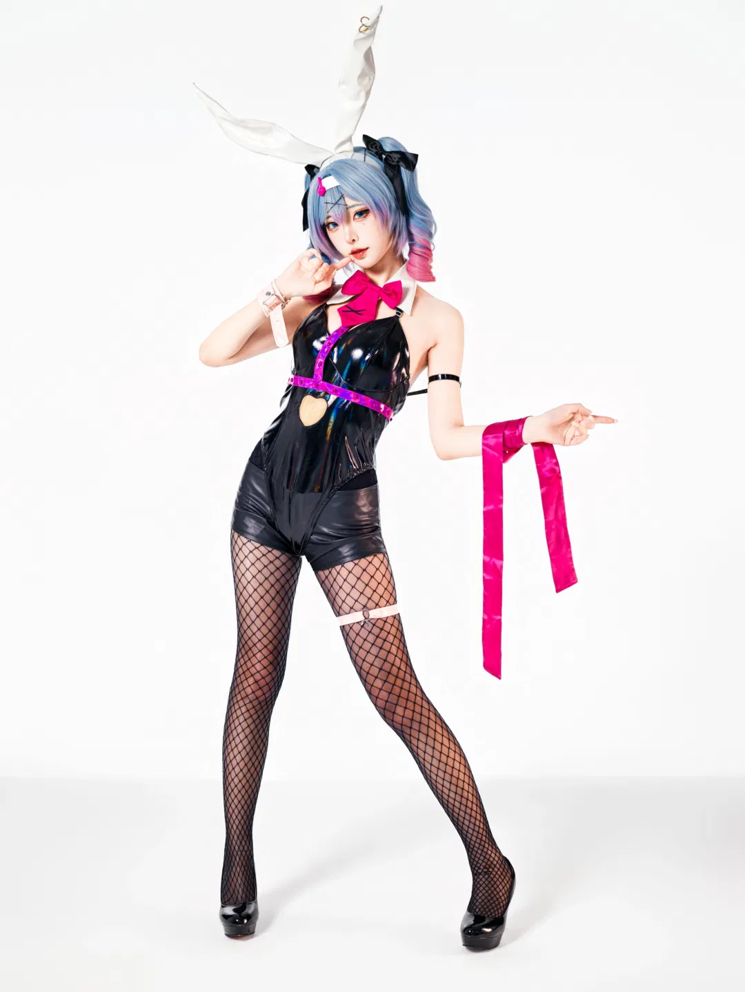 【初音未來cos】兔子洞的撲克局，誰先動心誰輸 - 第 13 張