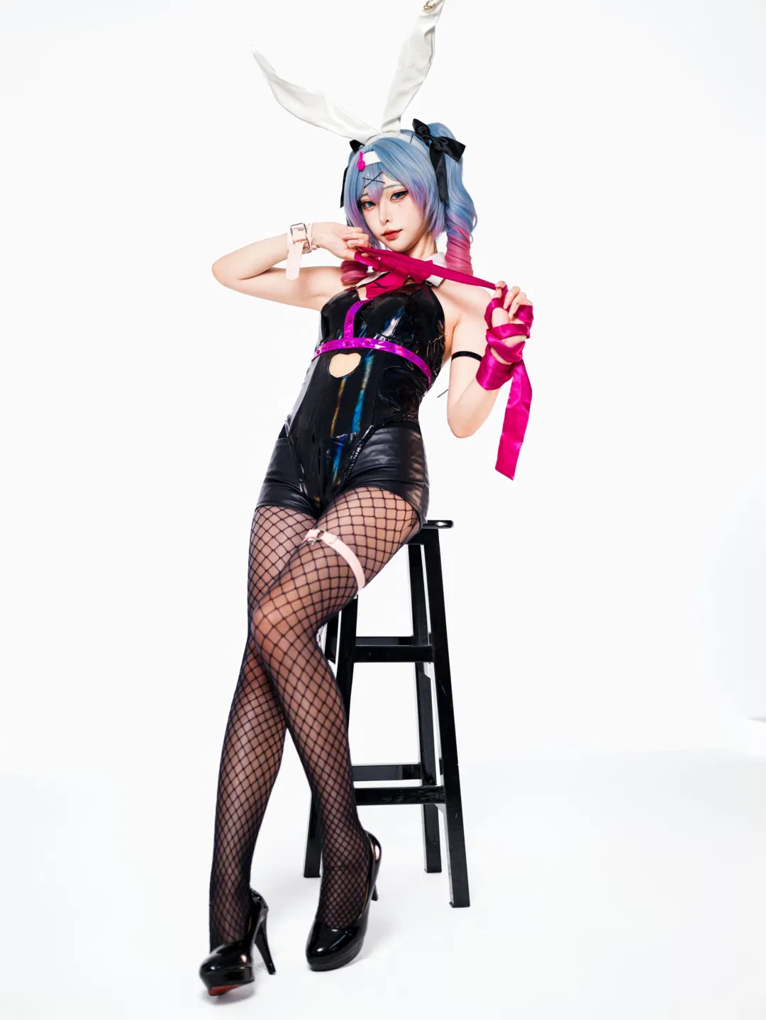 【初音未來cos】兔子洞的撲克局，誰先動心誰輸 - 第 17 張
