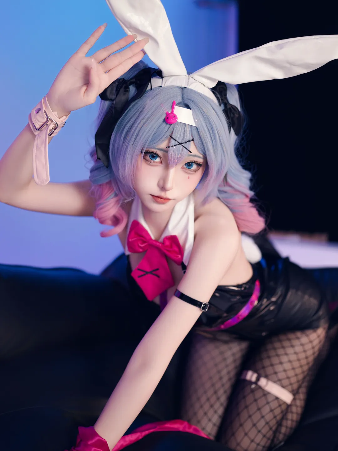 【初音未来cos】兔子洞的霓虹氛围感棚拍分享 - 第 10 张