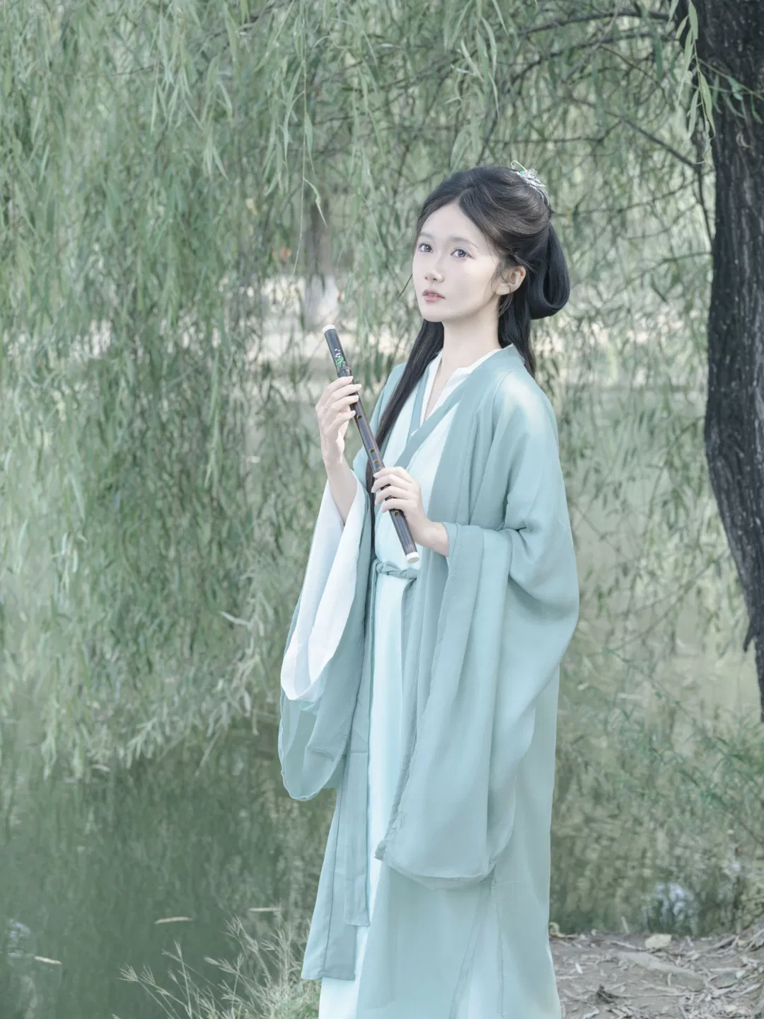 在青山绿水间拍魏晋风汉服，这套薄荷绿太有清冷感了 - 第 11 张