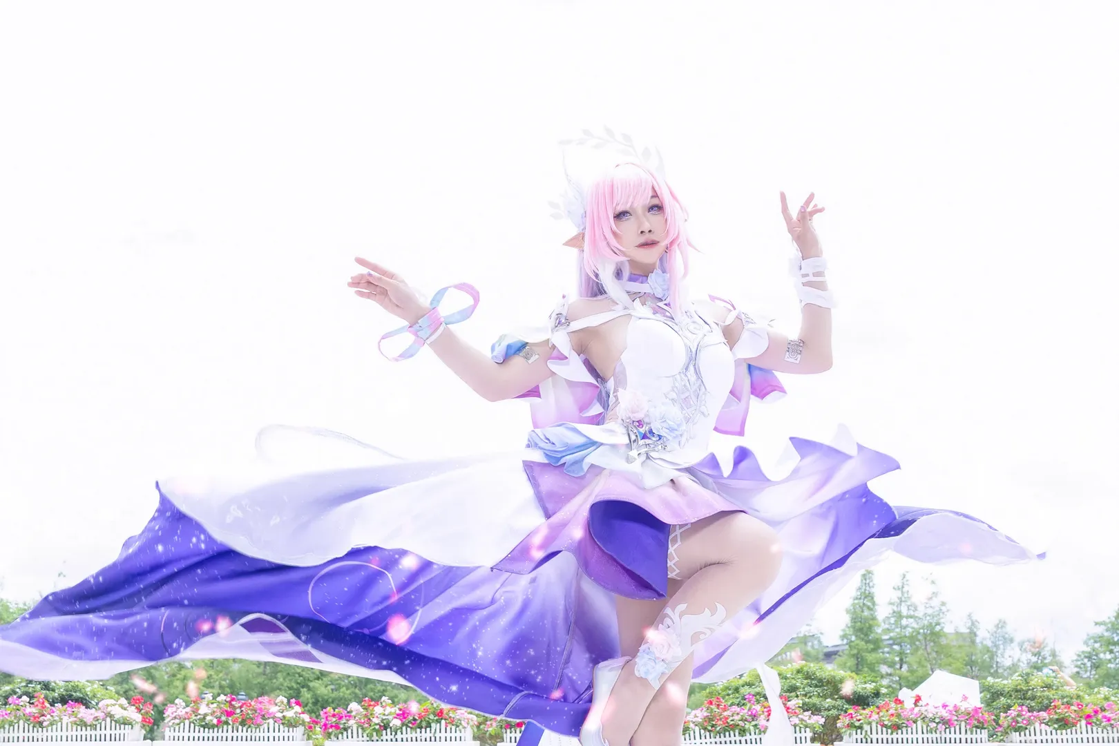 【昔涟cos】崩坏星穹铁道，雨中旋转的星空裙摆 - 第 13 张