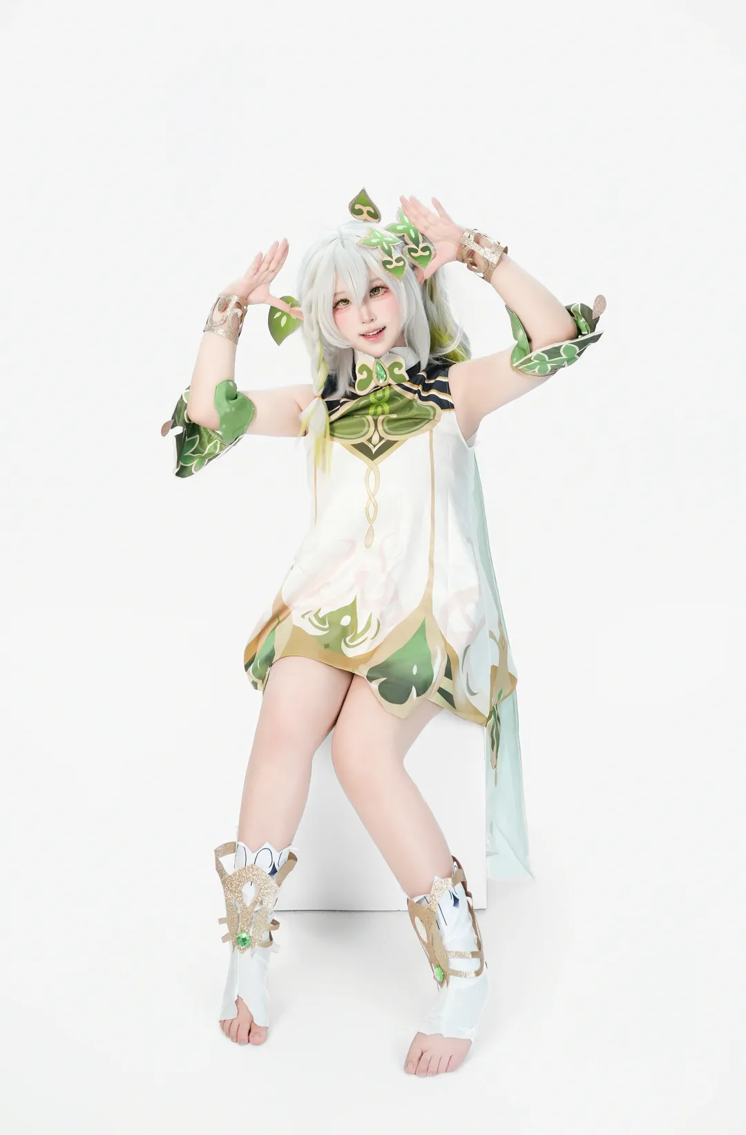 【納西妲cos】白棚裡的萌妹萬用動作參考 - 第 4 張