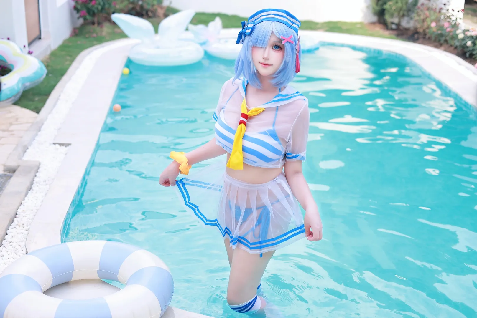 【蕾姆cos】从零开始的异世界生活泳池水手服动作参考 - 第 5 张