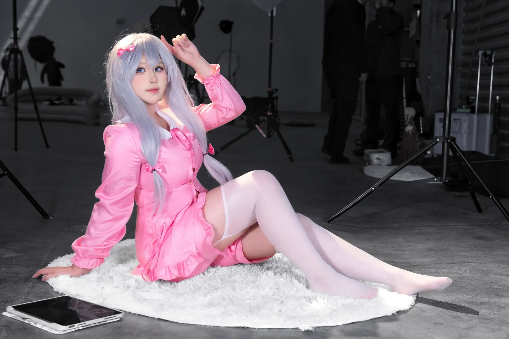 【和泉纱雾cos】埃罗芒阿老师的萌妹动作参考 - 第 7 张