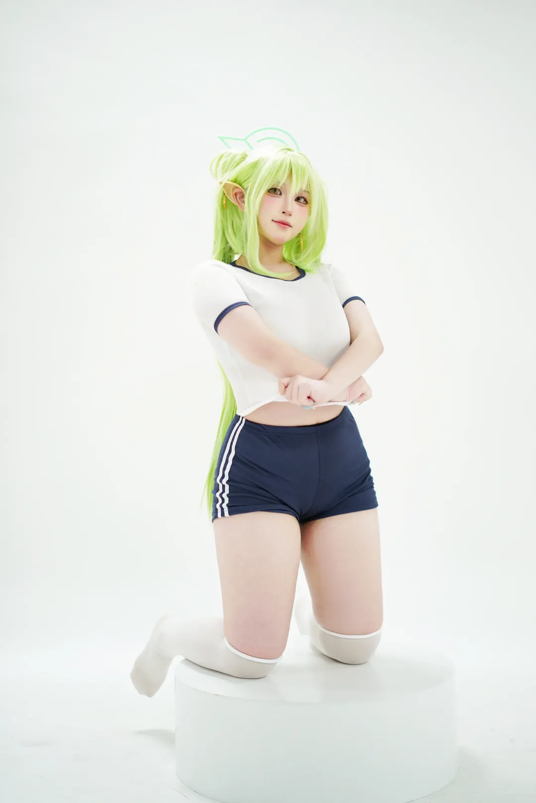 【铁道双子cos】蔚蓝档案体操服动作参考 - 第 2 张
