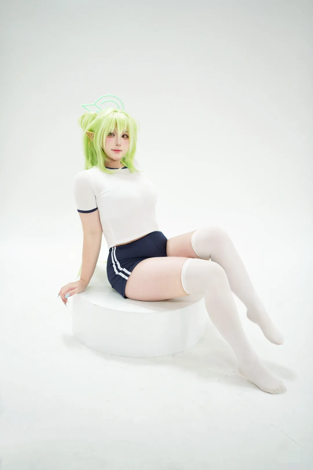 【铁道双子cos】蔚蓝档案体操服动作参考 - 第 6 张